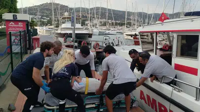 Bodrum açıklarında tekneden düşen ABD'li turist için deniz ambulansı seferber oldu