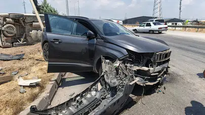 Kahramanmaraş'ta iki hafif ticari araç çarpıştı : 3 yaralı