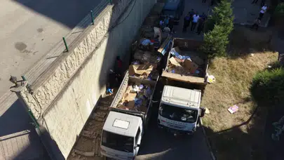 Karabük'te anne ve oğlunun biriktirdiği atıklar siteyi doldurdu