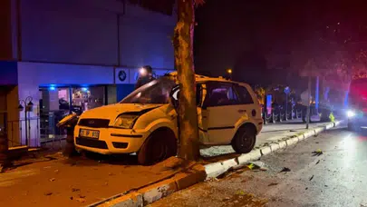 Denizli'de otomobil kontrolden çıktı : Sürücü yaralandı