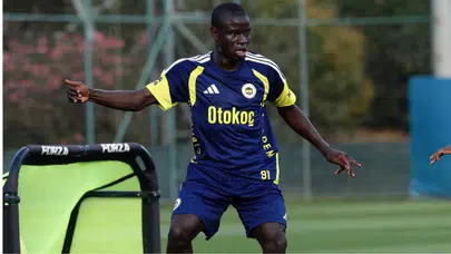Fenerbahçe, N'Golo Kante'yi UEFA listesine ekledi