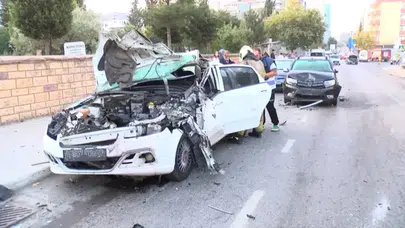 Kartal'da kontrolden çıkan otomobil park halindeki araçlara çarptı : 2 yaralı