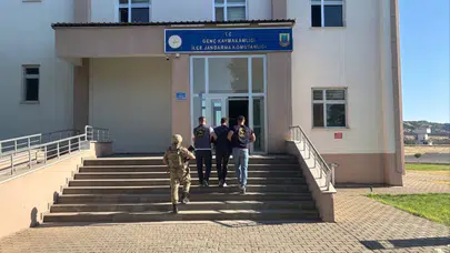 Bingöl'de jandarmadan operasyon : Kesinleşmiş hapis cezası bulunan 6 firari yakalandı