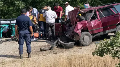 Afyonkarahisar'da 2 otomobil çarpıştı : 1 ölü, 5 yaralı