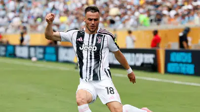 Filip Kostic'in yeni adresi belli oldu