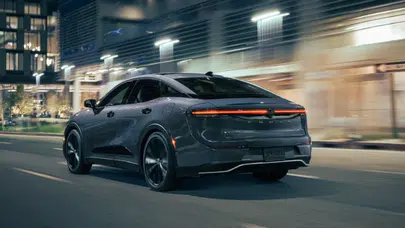 Toyota'nın yeni yakıt dostu modeli Crown 2027 Türkiye'de satılacak mı?