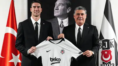 Dusan Vlahovic'in imza töreni ne zaman, saat kaçta?