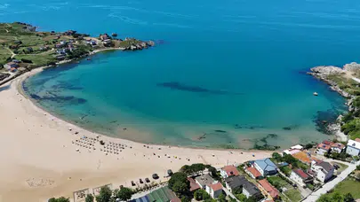 Kandıra'da olumsuz hava koşulları engeli : 5 sahilde denize girmek yasaklandı
