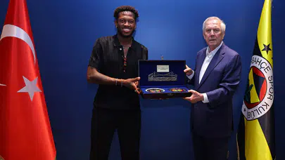 Atletico Mineiro'ya transfer olan Fred, Fenerbahçe'ye veda etti