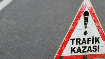 Hatay İskenderun'da 2 otomobil çarpıştı : 3 kişi yaralandı