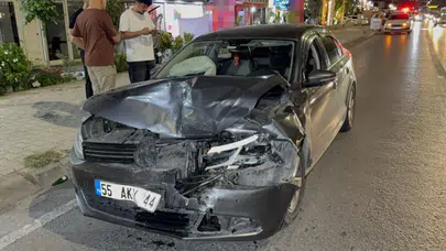 Samsun'da otomobil, ticari araca çarptı : 1 yaralı