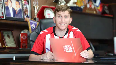 Sivasspor'da Burak Kapacak'a lisans çıkarıldı