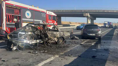 Otomobil alev aldı, yanarak öldü