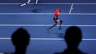 Çin’in insansı robotu Lightning, 100 metrede Usain Bolt’un dünya rekorunu geçti