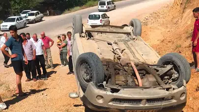 Adana Kozan'da otomobil devrildi : 1'i çocuk 6 yaralı