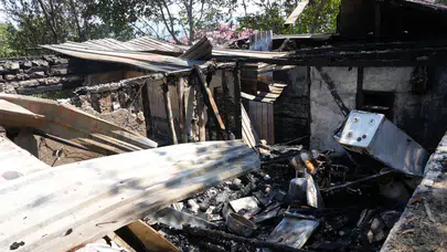 Kastamonu'da yangın sonra müstakil ev kullanılamaz hale geldi