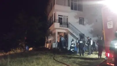 Malatya'da 2 katlı müstakil evde yangın çıktı