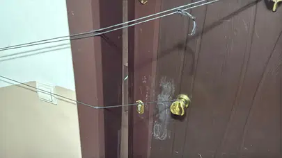 Eskişehir’de uyuşturucu hap baskını : Kasklı 3 şüpheli kolileri alıp motosikletle kaçtı