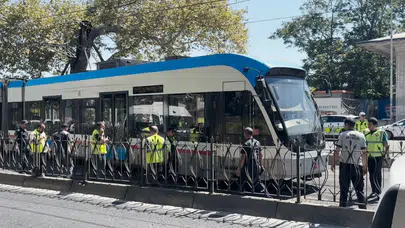 T1 Kabataş-Bağcılar tramvayı Fındıklı istasyonunda raydan çıktı