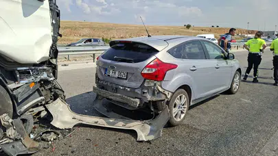 Afyonkarahisar'da 6 araçlı zincirleme kaza : 3'ü çocuk 8 yaralı