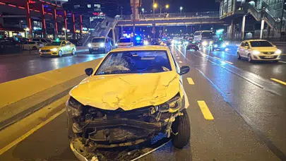 Bakırköy'de zincirleme trafik kazası : 3 yaralı