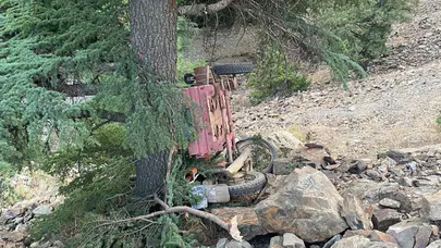 Adana'da motosiklet ağaca çarptı : 1 ölü