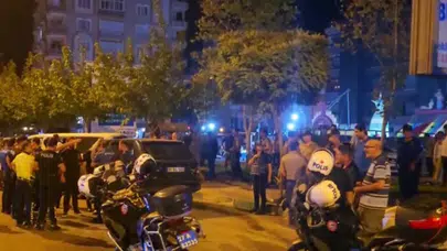 Gaziantep Nizip'te 'dur' ihtarına uymayan sürücü 4 araca çarptı