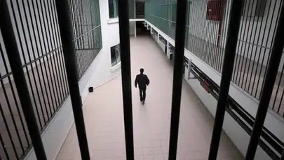 Adana'da uyuşturucu satarken yakalanan şahsa 12 yıl hapis