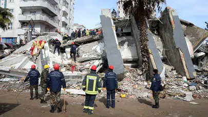 35 kişinin öldüğü Ezgi Apartmanı davasında 3 sanık beraat etti