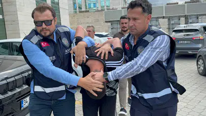 Yanlış aracı kurşunladı ! Dehşet saçan şüpheli polis ekiplerince yakalanarak adliyeye sevk edildi