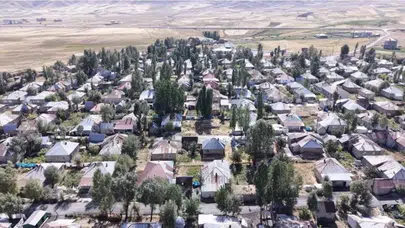 Hakkari'de 220 haneli köyün simetrik düzeni hayran bıraktı