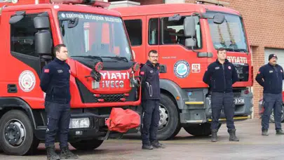 Eskişehir İki Eylül Caddesi'nde yangın : Giyim mağazasının çatısı alev alev yandı