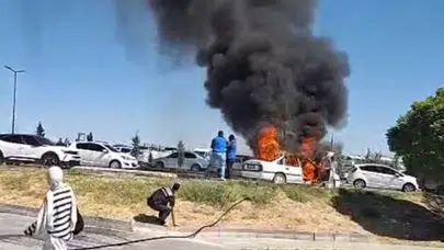 Aksaray'da hastane otoparkında korkutan yangın : Otomobil kullanılmaz hale geldi