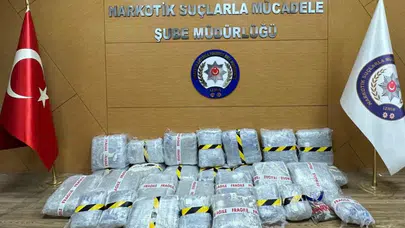 İzmir'de uyuşturucu operasyonu : 80 kilo 463 gram skunk ele geçirildi