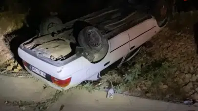 Mersin'de kaza yapan otomobil ters döndü