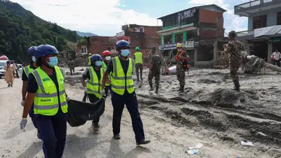 Nepal'deki sel felaketinde can kaybı 987'ye yükseldi