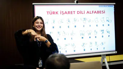 AJet’ten işitme engelli yolcular için yeni adım