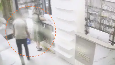 Kadın müşteriyi gizlice çekti, serbest bırakıldı