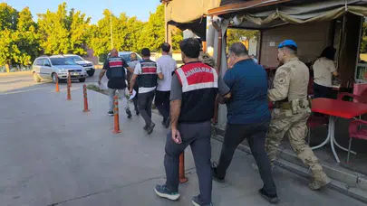 İzmir'de FETÖ operasyonu : 3 tutuklu