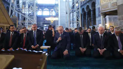 Cumhurbaşkanı Erdoğan Rize’de cuma namazı kıldı