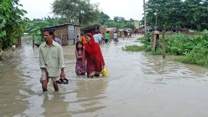 Nepal'de acı bilanço : Selde can kaybı 1385'e yükseldi