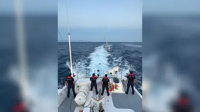 Motoru arızalanan yelkenli teknedeki 2 kişi kurtarıldı