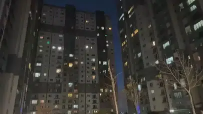 Otoparkta başlayan yangın 28 katlı binaya sıçradı