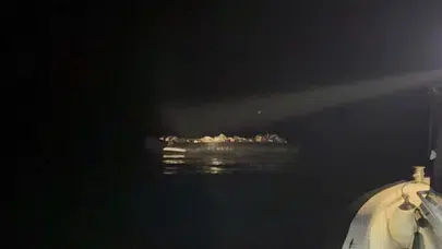 İzmir açıklarında 55 düzensiz göçmen ve 4 organizatör yakalandı