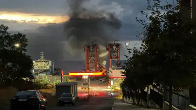 Tekirdağ Ceyport Limanı'nda kamyonet yangını