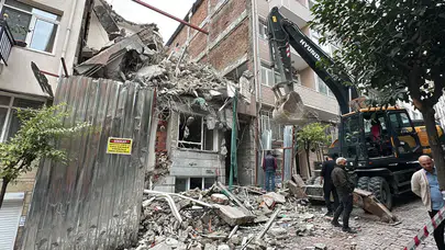 Beşiktaş'ta kentsel dönüşüm yıkımında korkutan çökme