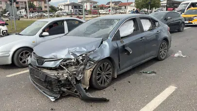 Düzce'de feci kaza : Motosiklet ve otomobil çarpıştı, 2 kişi ağır yaralandı