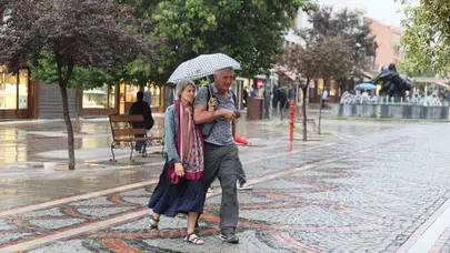 Edirne'de sağanak : Vatandaşlar zor anlar yaşadı