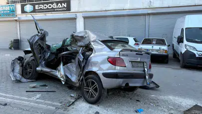 Ankara Mamak'ta beton mikseri otomobille çarpıştı: 1'i ağır 5 yaralı