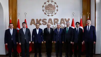 Bakan Şimşek Aksaray'da iş insanlarıyla buluştu